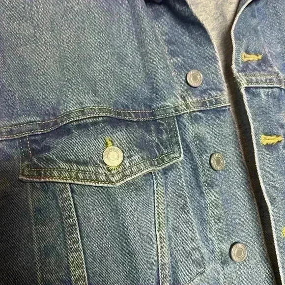 NWOT H&M women’s 90’s denim jacket size XS - Picture 12 of 13